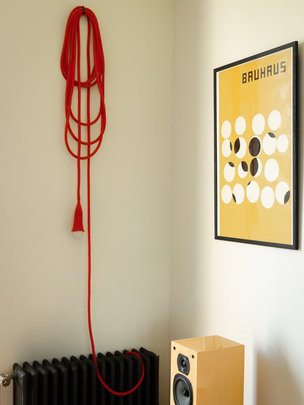 Sophie Costa Shooting Maison-Artiste déco Lampe red